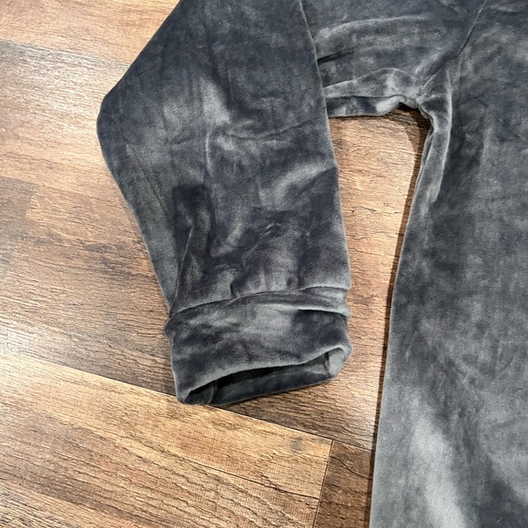 Soft velvet fleece like pyjamas set!💗 - Picture 5 of 6